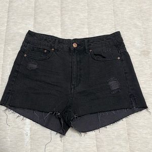 H&M distressed jean shorts